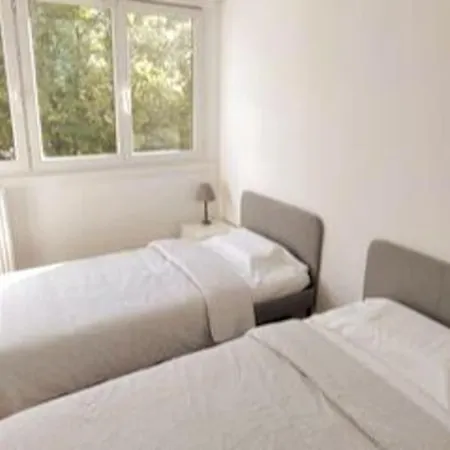 1 Bedroom & Salon, La Defense, Metro, Parking