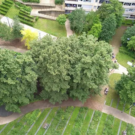 Apartment 1 Bedroom & Salon, La Defense, Metro, Parking Courbevoie