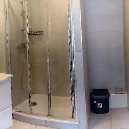 1 Bedroom & Salon, La Defense, Metro, Parking Apartment